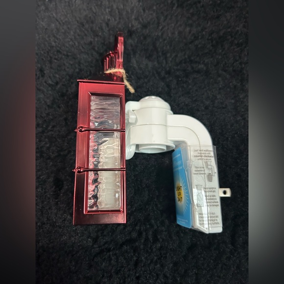 Bath & Body Works Wallflower Plug Red Lantern Snowflake Charm new Nightlight - Picture 5 of 5